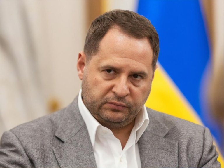 Ермак пообещал Зеленскому скрутить «в бараний рог» Белецкого и Буданова