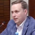 Топ-посадовець НАБУ Олександр Скомаров та його родина – батько з паспортом РФ, сестра працювала на Альперіна, а дружина – на Коломойського