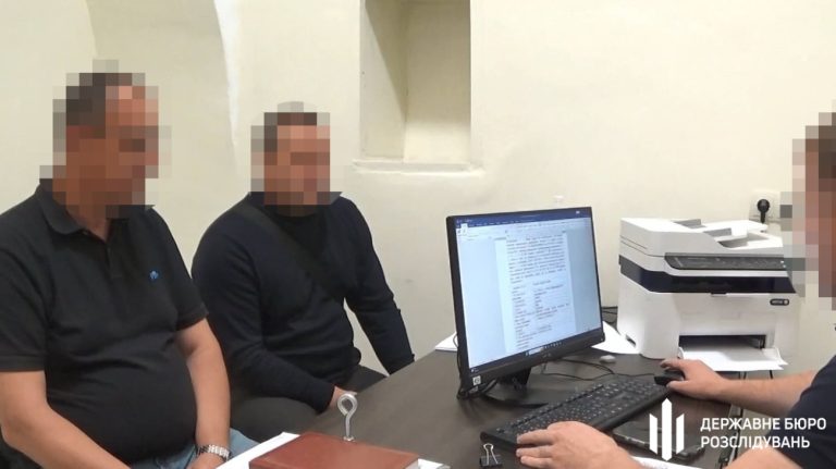 ДБР: Керівник району на Львівщині розікрав мільйони на армійському майні