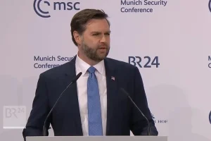 Кортеж віцепрезидента США потрапив під обстріл під час військових навчань